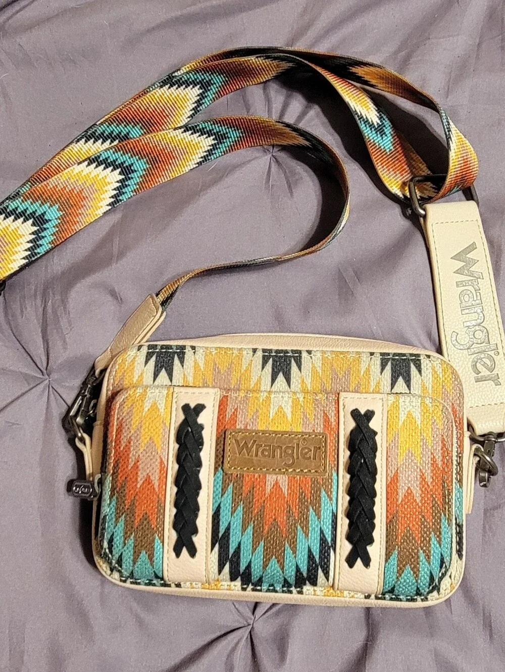 Wrangler Multicolor Chevron Pattern Zip Wallet